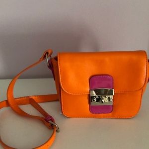 Poppie Jones Crossbody Purse